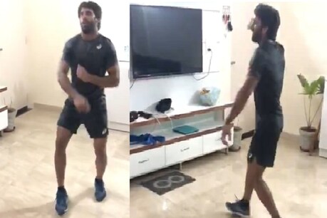 इस दिग्गज भारतीय खिलाड़ी ने हरियाणवी गाने पर लगाए ठुमके, दुनियाभर में छाया डांस, देखें Video इस दिग्गज भारतीय खिलाड़ी ने हरियाणवी गाने पर लगाए ठुमके, दुनियाभर में छाया डांस, देखें Video