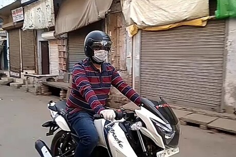 फतेहपुर के SP बाइक से लॉकडाउन का लेते हैं जायजा, अबतक नहीं मिला कोरोना का मरीज फतेहपुर के SP बाइक से लॉकडाउन का लेते हैं जायजा, अबतक नहीं मिला कोरोना का मरीज