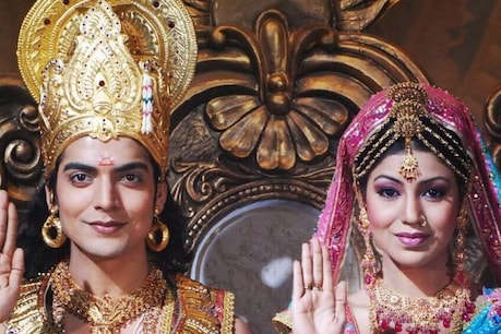 रामायण: वनवास की शूटिंग में हुआ कुछ ऐसा, 'राम-सीता' ने खा ली थी साथ काम ना करने की कसम! रामायण: वनवास की शूटिंग में हुआ कुछ ऐसा, 'राम-सीता' ने खा ली थी साथ काम ना करने की कसम!