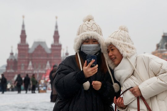 रूस में कोरोना वायरस के मामले चीन से भी ज्यादा हो गए हैं.