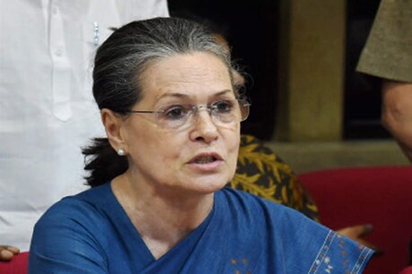कांग्रेस अध्यक्ष सोनिया गांधी पर पटना के कंकड़बाग थाने में केस दर्ज.