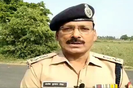 पुलिस आरोपी से पूछताछ का प्रयास कर रही है.