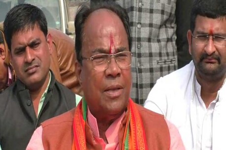 मुस्लिम विक्रेताओं से सब्जी न खरीदने का बयान देकर फंसे विधायक, BJP ने जारी किया नोटिस मुस्लिम विक्रेताओं से सब्जी न खरीदने का बयान देकर फंसे विधायक, BJP ने जारी किया नोटिस
