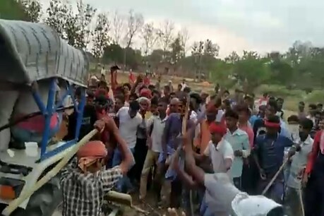 जंगली सुअर के हमले में आधा दर्जन घायल, ग्रामीणों ने पीट-पीटकर उतारा मौत के घाट जंगली सुअर के हमले में आधा दर्जन घायल, ग्रामीणों ने पीट-पीटकर उतारा मौत के घाट