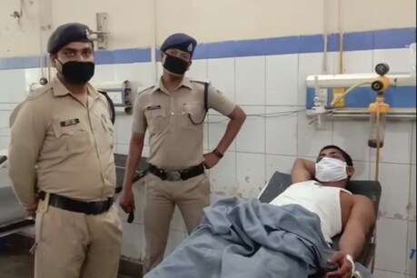 भगवान शिव का सपना देख कैदी ने 'अंग' काट मंदिर में चढ़ाया, बोला- ऐसा करने का मिला था आदेश भगवान शिव का सपना देख कैदी ने 'अंग' काट मंदिर में चढ़ाया, बोला- ऐसा करने का मिला था आदेश