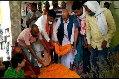 बिहार: 'जगदंब अहीं अवलंब हमर' गीत के रचयिता लोककवि 'प्रदीप' का निधन, मिथिलांचल में शोक बिहार: 'जगदंब अहीं अवलंब हमर' गीत के रचयिता लोककवि 'प्रदीप' का निधन, मिथिलांचल में शोक