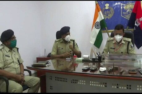 दरभंगा में CSP संचालक से हुई साढ़े 5 लाख रुपए की लूट का खुलासा, यूपी से जुड़े हैं गिरोह के तार दरभंगा में CSP संचालक से हुई साढ़े 5 लाख रुपए की लूट का खुलासा, यूपी से जुड़े हैं गिरोह के तार