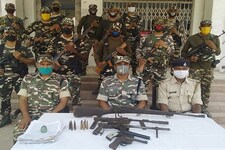 बिहार: बंद ईंट भट्ठे में SSB ने मारा छापा तो निकला हथियारों का जखीरा