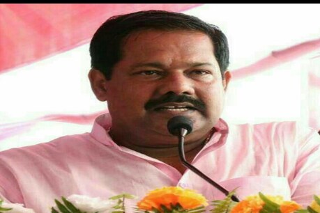 BJP सांसद का विवादित बयान- मदरसा में पढ़ाया जा रहा नफरत का पाठ, बंद कर खोले जाएं स्कूल BJP सांसद का विवादित बयान- मदरसा में पढ़ाया जा रहा नफरत का पाठ, बंद कर खोले जाएं स्कूल