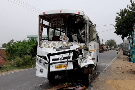 हादसे का शिकार हुई प्रवासी श्रमिकों को गया से छपरा ले जा रही बस, दर्जनों जख्मी, दो की हालत नाजुक हादसे का शिकार हुई प्रवासी श्रमिकों को गया से छपरा ले जा रही बस, दर्जनों जख्मी, दो की हालत नाजुक