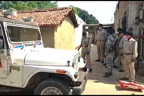 Lockdown का उल्लघंन कर पढ़ रहे थे नमाज, समझाने पहुंची पुलिस पर किया पथराव Lockdown का उल्लघंन कर पढ़ रहे थे नमाज, समझाने पहुंची पुलिस पर किया पथराव