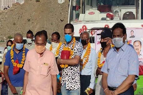Ajmer: हरिद्वार के लिए बस चले तो मिले दिवंगत आत्माओं को शांति और मुक्ति Ajmer: हरिद्वार के लिए बस चले तो मिले दिवंगत आत्माओं को शांति और मुक्ति