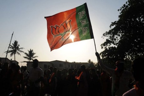 महाराष्ट्र सरकार के खिलाफ बीजेपी के प्रदर्शन को कम करेगा NCP का 'अभिप्राय'! महाराष्ट्र सरकार के खिलाफ बीजेपी के प्रदर्शन को कम करेगा NCP का 'अभिप्राय'!
