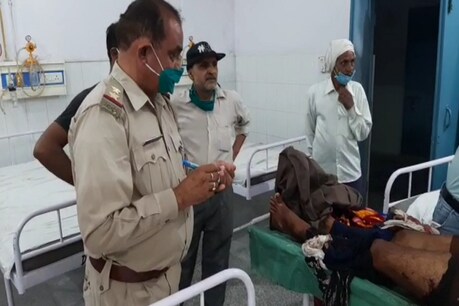 गंदा पानी हटाने के विवाद में पड़ोसी बना कातिल, चाकुओं से गोदकर युवक की बेरहमी से हत्या गंदा पानी हटाने के विवाद में पड़ोसी बना कातिल, चाकुओं से गोदकर युवक की बेरहमी से हत्या