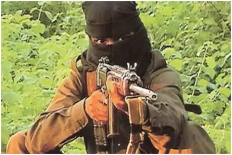 नक्सलियों के कब्जे में 6 दिन तक जंगल में रहा पुलिस का जवान, छुड़ा लाए पत्रकार नक्सलियों के कब्जे में 6 दिन तक जंगल में रहा पुलिस का जवान, छुड़ा लाए पत्रकार