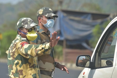 महाराष्ट्र सरकार कोरोना के सामने बेबस, धारावी समेत मुंबई के कुछ इलाकों में केंद्रीय बल तैनात महाराष्ट्र सरकार कोरोना के सामने बेबस, धारावी समेत मुंबई के कुछ इलाकों में केंद्रीय बल तैनात