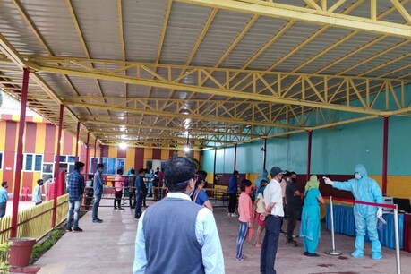 जिन्हें 45 दिनों तक बैठाकर खिलाया, अब वही लोग पिथौरागढ़ प्रशासन के लिए बने चुनौती, जानें वजह जिन्हें 45 दिनों तक बैठाकर खिलाया, अब वही लोग पिथौरागढ़ प्रशासन के लिए बने चुनौती, जानें वजह