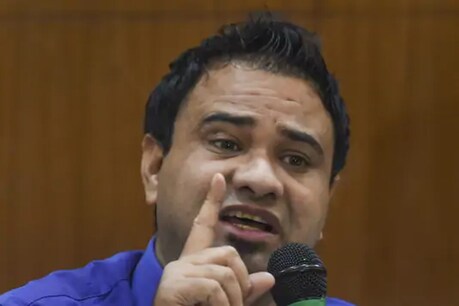 डॉक्टर कफील खान की मुश्किलें बरकरार, NSA की अवधि 3 महीने के लिए बढ़ाई गई डॉक्टर कफील खान की मुश्किलें बरकरार, NSA की अवधि 3 महीने के लिए बढ़ाई गई