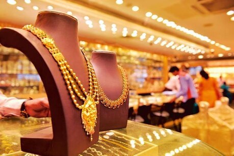 Gold Price Today- लॉकडाउन के बीच देश में बिक रहा है सबसे महंगा सोना, जानिए क्यों