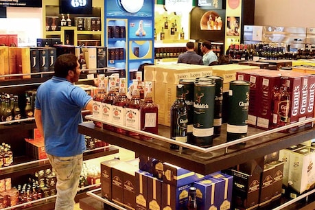 UP में अब शॉपिंग मॉल्स में भी मिलेगी शराब, 27 जुलाई से शुरू होगी लाइसेंस की प्रक्रिया