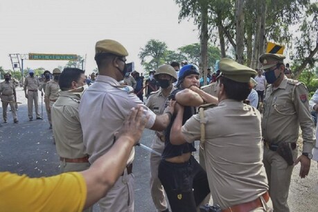 बैरियर तोड़कर, बिना जांच के प्रवासी मजदूरों को यूपी में कराया प्रवेश, रातभर हुई तकरार