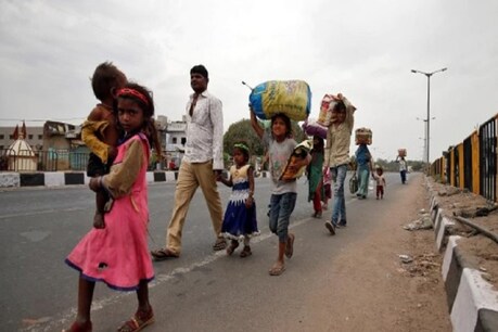 मजदूर की मजबूरी: 10 दिन में 780 KM पैदल चला श्रमिक, 7 दिनों तक नसीब नहीं हुई रोटी