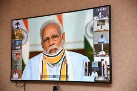 मुख्यमंत्रियों के साथ बातचीत में PM मोदी ने रखा लॉकडाउन में ढील देने का विचार: सूत्र मुख्यमंत्रियों के साथ बातचीत में PM मोदी ने रखा लॉकडाउन में ढील देने का विचार: सूत्र