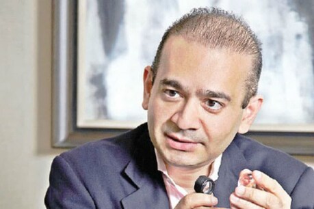 नीरव मोदी के वकील का दावा- पहली नजर में उसके खिलाफ कोई केस नहीं, PNB ने की गलती नीरव मोदी के वकील का दावा- पहली नजर में उसके खिलाफ कोई केस नहीं, PNB ने की गलती