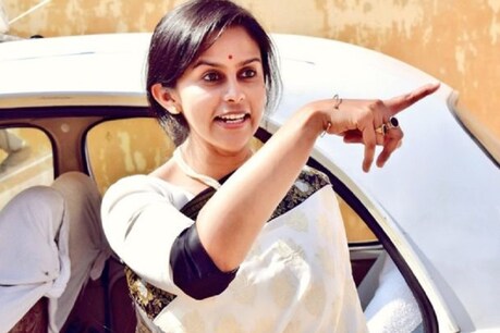 मिसाल : झुग्गियों में हुई थी इस MBBS डॉक्टर की बेइज्जती, फिर IAS बनकर किया कमाल मिसाल : झुग्गियों में हुई थी इस MBBS डॉक्टर की बेइज्जती, फिर IAS बनकर किया कमाल