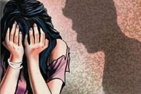 झारखंड: Covid-19 चेक पोस्ट पर तैनात पुलिसकर्मी पर लगा रेप का आरोप, हिरासत में झारखंड: Covid-19 चेक पोस्ट पर तैनात पुलिसकर्मी पर लगा रेप का आरोप, हिरासत में
