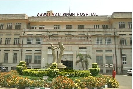 प्रदेश में COVID-19 की जांच का कार्य सर्वाधिक रूप से एसएमएस अस्पताल में ही होता है.