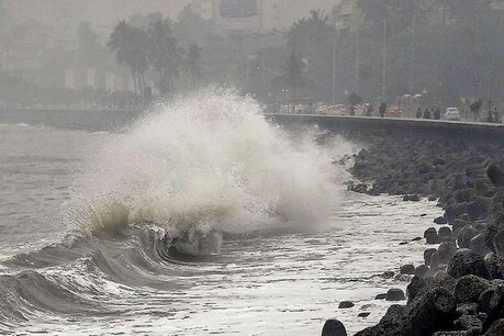 Cyclone Amphan live updates... 8 राज्यों में अलर्ट, अगले 24 घंटे में आ सकता है चक्रवाती तूफान, तेज हवाओं के साथ हो सकती है भारी बारिश