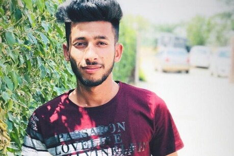 सोशल मीडिया मैनेजमेंट के क्षेत्र में बढ़ रहे हैं अवसर, मनदीप सिंह बना रहे हैं पहचान