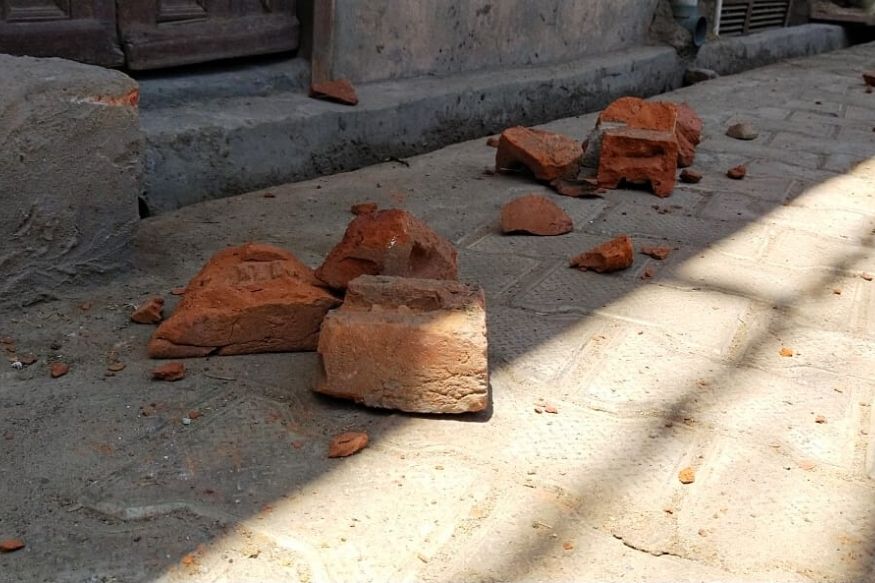 दो पक्षों के बीच जमकर हुआ पथराव