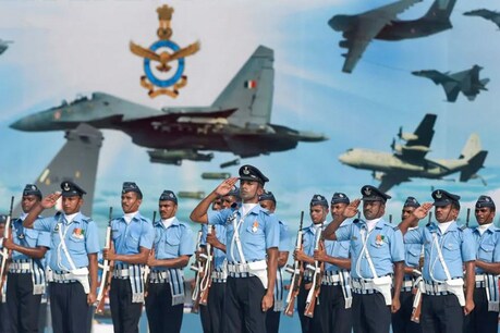 आखिर एयरफोर्स की नौकरी क्यों छोड़ रहे हैं वायुसैनिक, जानिए क्या है सच्चाई आखिर एयरफोर्स की नौकरी क्यों छोड़ रहे हैं वायुसैनिक, जानिए क्या है सच्चाई