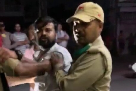 Viral Video: साक्षी मिश्रा के पति अजितेश से पिटने के बाद युवक ने निकाला मोबाइल और बोला- मार लिया न भाई जीभर के… Viral Video: साक्षी मिश्रा के पति अजितेश से पिटने के बाद युवक ने निकाला मोबाइल और बोला- मार लिया न भाई जीभर के…