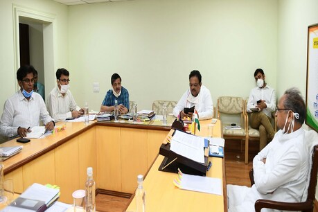11 लाख लोगों को Lockdown खत्म हुए बगैर बुला पाना संभव नहीं: अशोक गहलोत 11 लाख लोगों को Lockdown खत्म हुए बगैर बुला पाना संभव नहीं: अशोक गहलोत