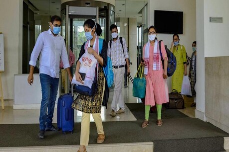 कोविड-19 : UAE में फंसे 354 भारतीय आएंगे स्वदेश, इतनी हजार महिलाओं ने किया है आवेदन कोविड-19 : UAE में फंसे 354 भारतीय आएंगे स्वदेश, इतनी हजार महिलाओं ने किया है आवेदन