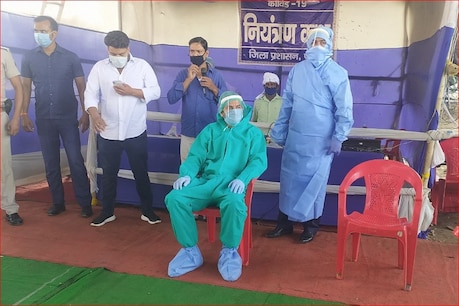 पटना: अचानक मजदूरों के बीच राहत सामग्री बांटने पहुंचे तेजप्रताप, कहा- सियासत करने नहीं आए पटना: अचानक मजदूरों के बीच राहत सामग्री बांटने पहुंचे तेजप्रताप, कहा- सियासत करने नहीं आए