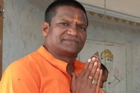 धनबाद: बीजेपी के दबंग विधायक ढुल्लू महतो ने कोर्ट में किया सरेंडर, भेजे गये जेल, पढ़ें पूरा मामला धनबाद: बीजेपी के दबंग विधायक ढुल्लू महतो ने कोर्ट में किया सरेंडर, भेजे गये जेल, पढ़ें पूरा मामला