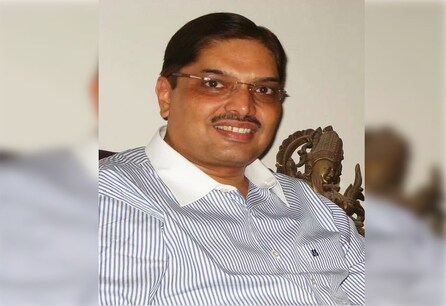 Rajasthan: डूंगरपुर मूल के डॉ. विश्वास मेहता बने केरल के मुख्य सचिव, कोरोना के खिलाफ लड़ रहे हैं जबर्दस्त 'जंग' Rajasthan: डूंगरपुर मूल के डॉ. विश्वास मेहता बने केरल के मुख्य सचिव, कोरोना के खिलाफ लड़ रहे हैं जबर्दस्त 'जंग'