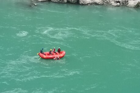 कौड़ियाला से ऋषिकेश तक का 35 किलोमीटर का व्हाइट रिवर राफ्टिंग का ट्रैक बेहद ही रोमांच भरा है.
