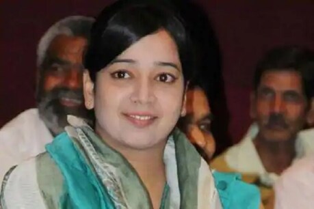 Delhi Violence: कांग्रेस की पूर्व पार्षद इशरत को शादी के लिए मिली 10 दिन की अंतरिम जमानत Delhi Violence: कांग्रेस की पूर्व पार्षद इशरत को शादी के लिए मिली 10 दिन की अंतरिम जमानत