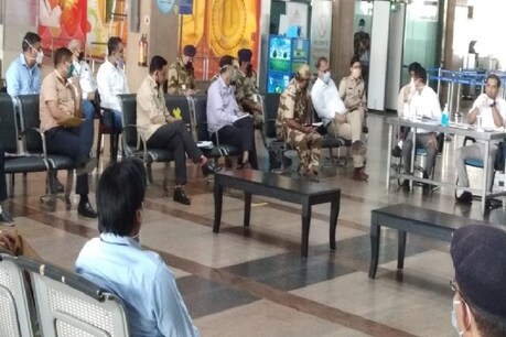 21 मई से विदेशों से लौटने लगेंगे राजस्थानी, प्रशासनिक तैयारियों को लेकर हुई बैठक 21 मई से विदेशों से लौटने लगेंगे राजस्थानी, प्रशासनिक तैयारियों को लेकर हुई बैठक