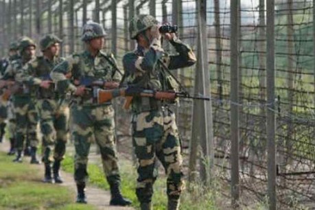पाकिस्तानी कैंपों में कोविड 19 से मर रहे ट्रेनिंग लेने गए कश्मीरी आतंकी, घुसपैठ को बेताब: DGP पाकिस्तानी कैंपों में कोविड 19 से मर रहे ट्रेनिंग लेने गए कश्मीरी आतंकी, घुसपैठ को बेताब: DGP