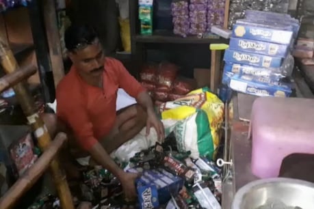 कासगंज में पुलिस और खाद्य विभाग की छापेमारी, भारी मात्रा में लाखों रुपये का पान मसाला जब्त