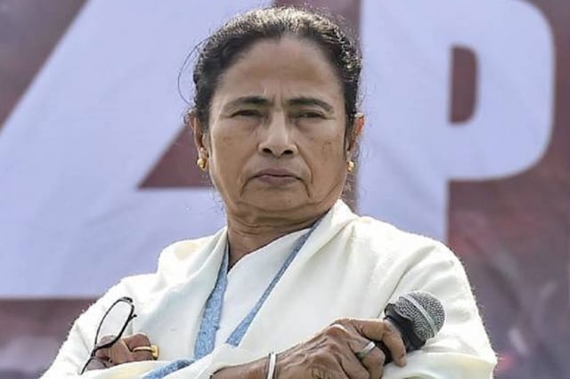 ममता ने जिसे कोरोना के खिलाफ लड़ाई के लिए चुना, उस पर यौन उत्पीड़न का आरोप ममता ने जिसे कोरोना के खिलाफ लड़ाई के लिए चुना, उस पर यौन उत्पीड़न का आरोप