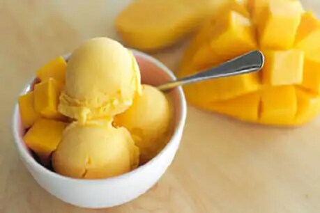 Recipe: गर्मियों में घर पर फटाफट बनाएं मैंगो आइसक्रीम, बच्चे हो जाएंगे खुश
