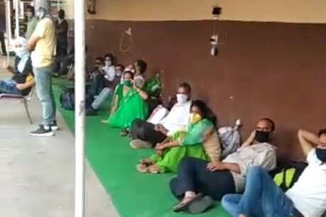 Lockdown: हरिद्वार पहुंचे 170 प्रवासियों को प्रशासन ने वेडिंग प्वाइंट में किया 'लॉक' Lockdown: हरिद्वार पहुंचे 170 प्रवासियों को प्रशासन ने वेडिंग प्वाइंट में किया 'लॉक'