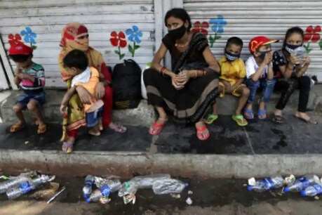 'क्या करते भूखे मरते': घर लौटे प्रवासियों ने बताई दर्द भरी दास्तां 'क्या करते भूखे मरते': घर लौटे प्रवासियों ने बताई दर्द भरी दास्तां